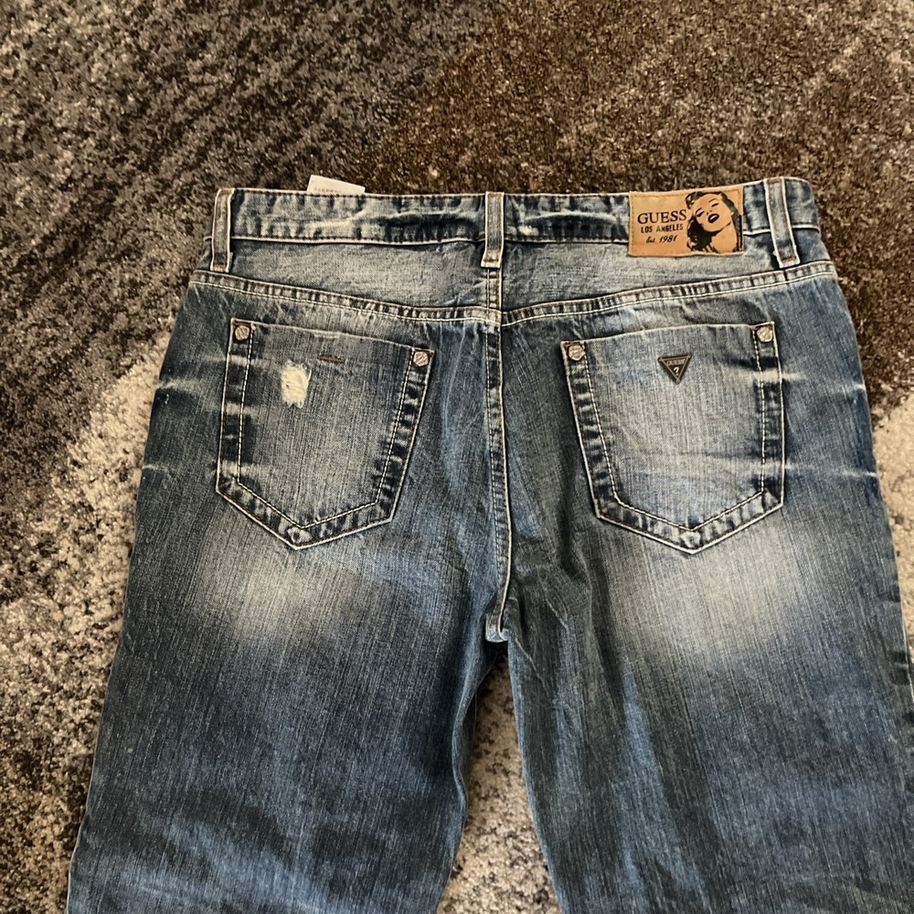 Women's Size 29 GUESS Los Angeles Distress  Style Jeans - Picture 2 of 9